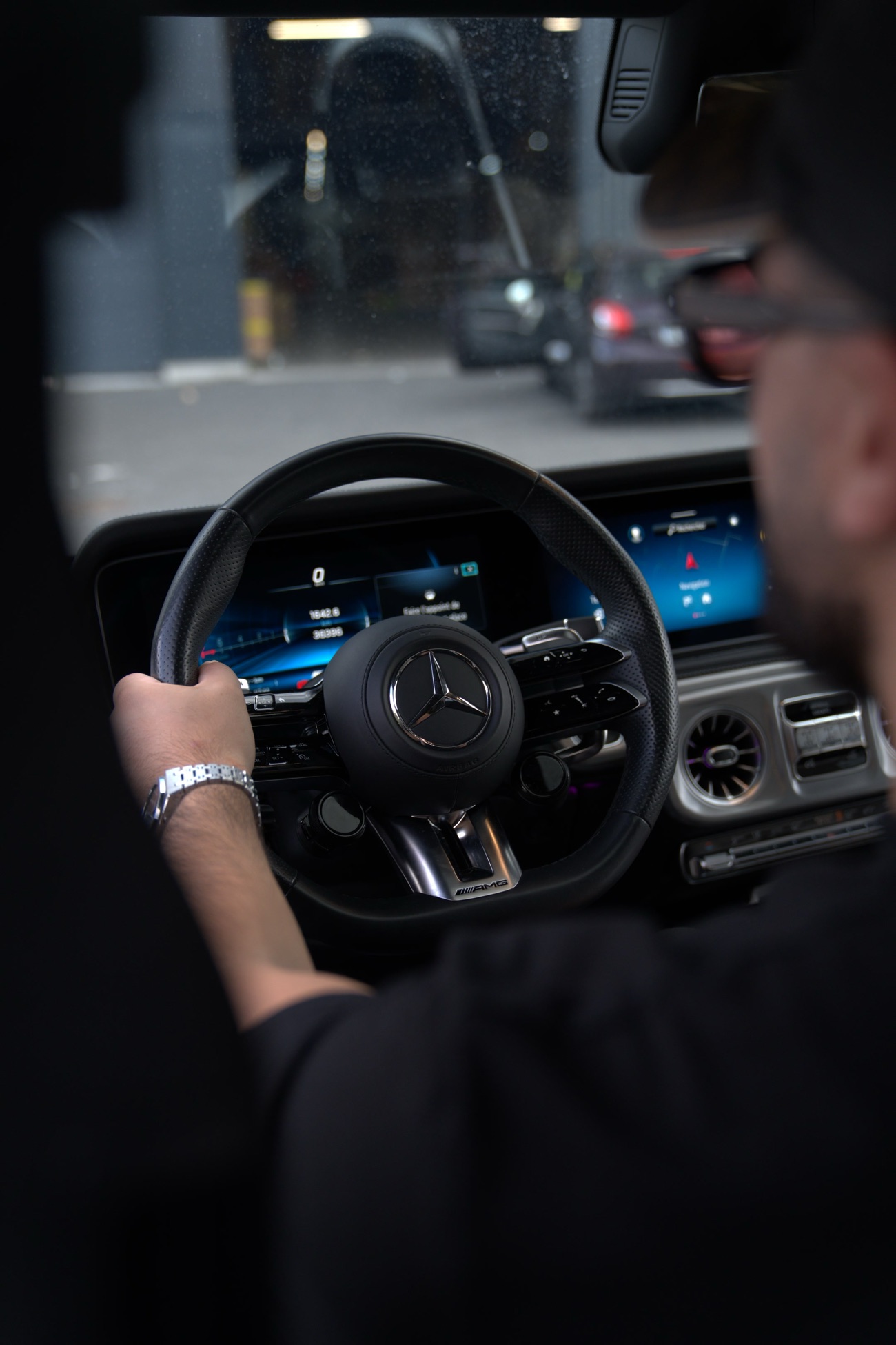Poste de conduite d’un Mercedes-AMG Classe G en mouvement